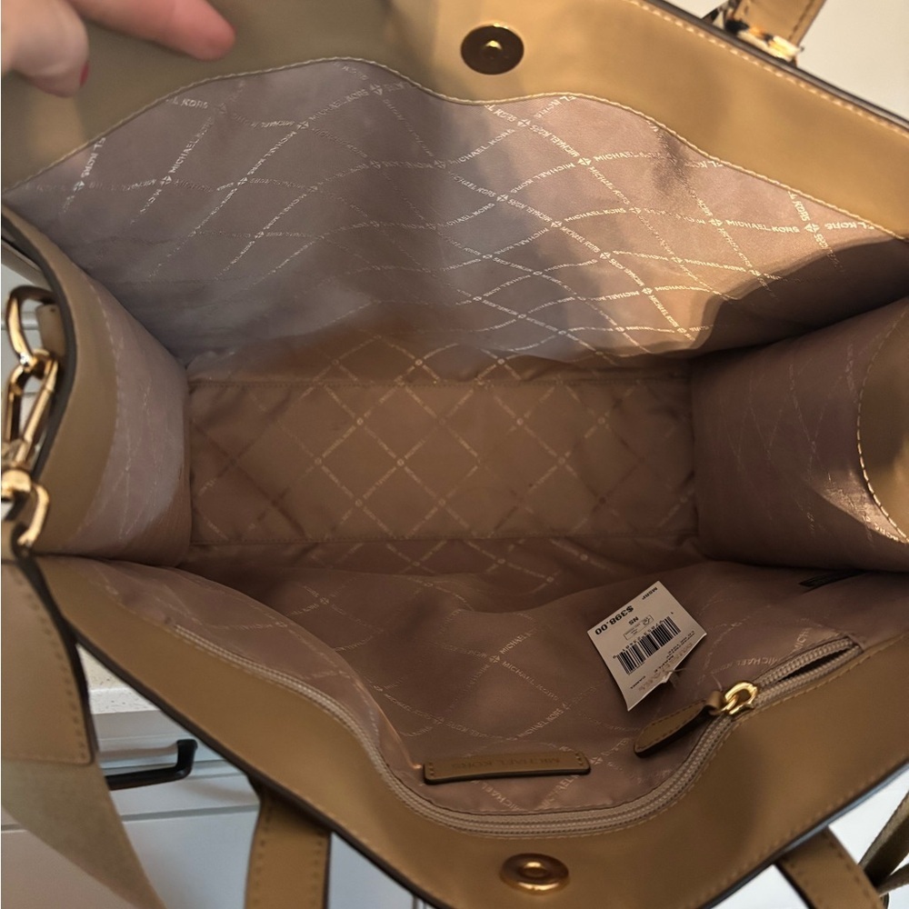 Michael Kors $398 Large Maple/Camel tote - Picture 8 of 10